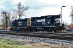 NS 5212 and CSX 2651